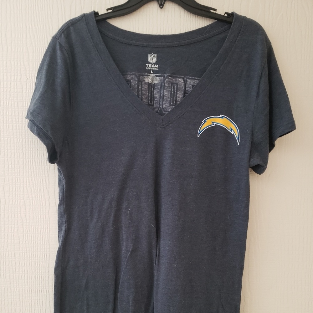 NFL 🏈 Chargers v-neck shirt
